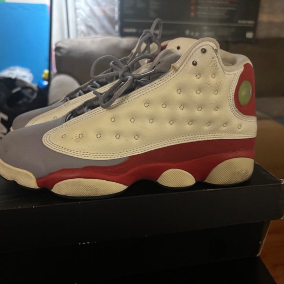 AIR JORDAN 13 RETRO - Size 7 GS, Red /grey/white - Picture 3 of 6